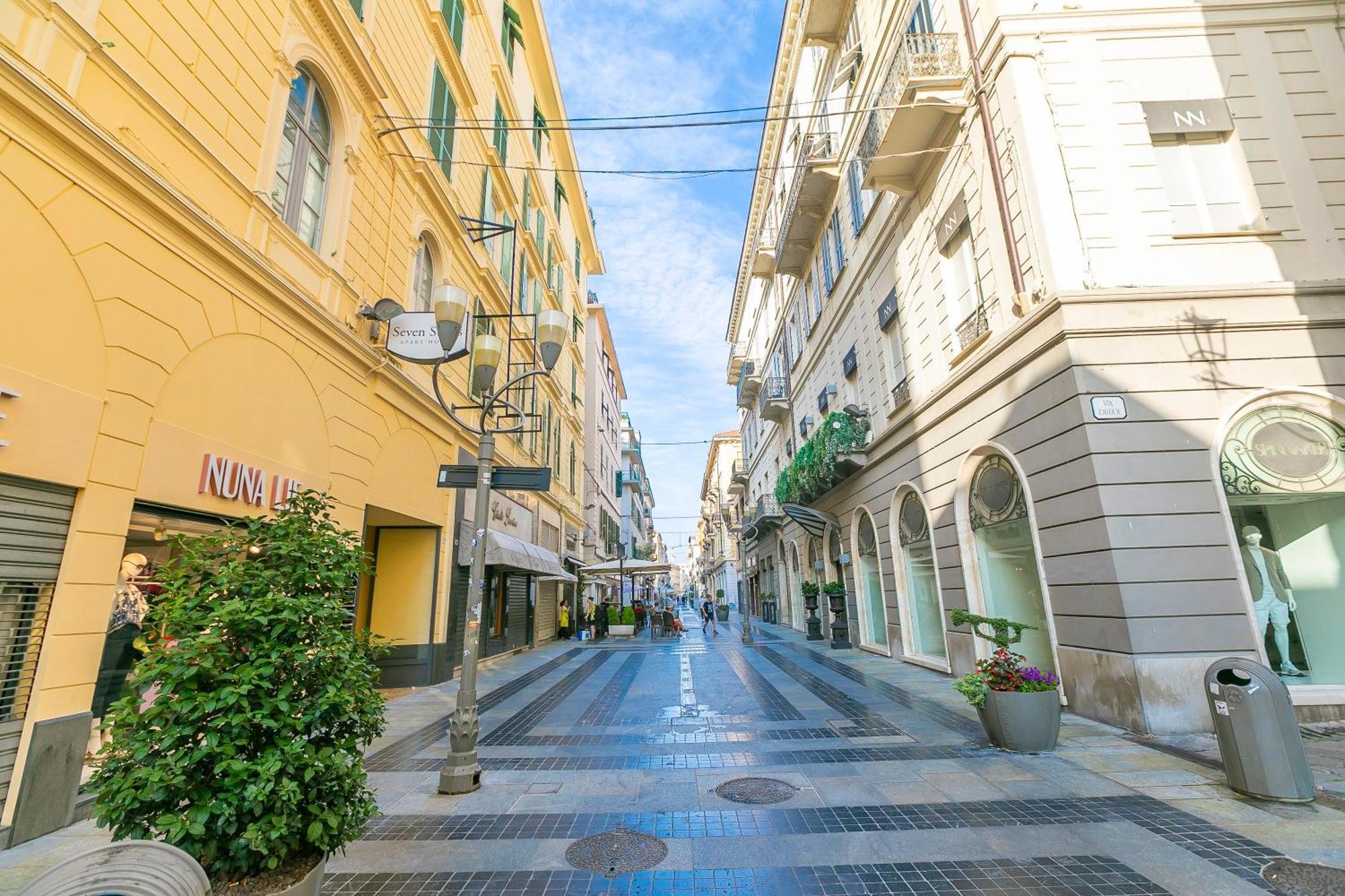 Seven Suites Apartments - Via Matteotti 178 Санремо Екстер'єр фото