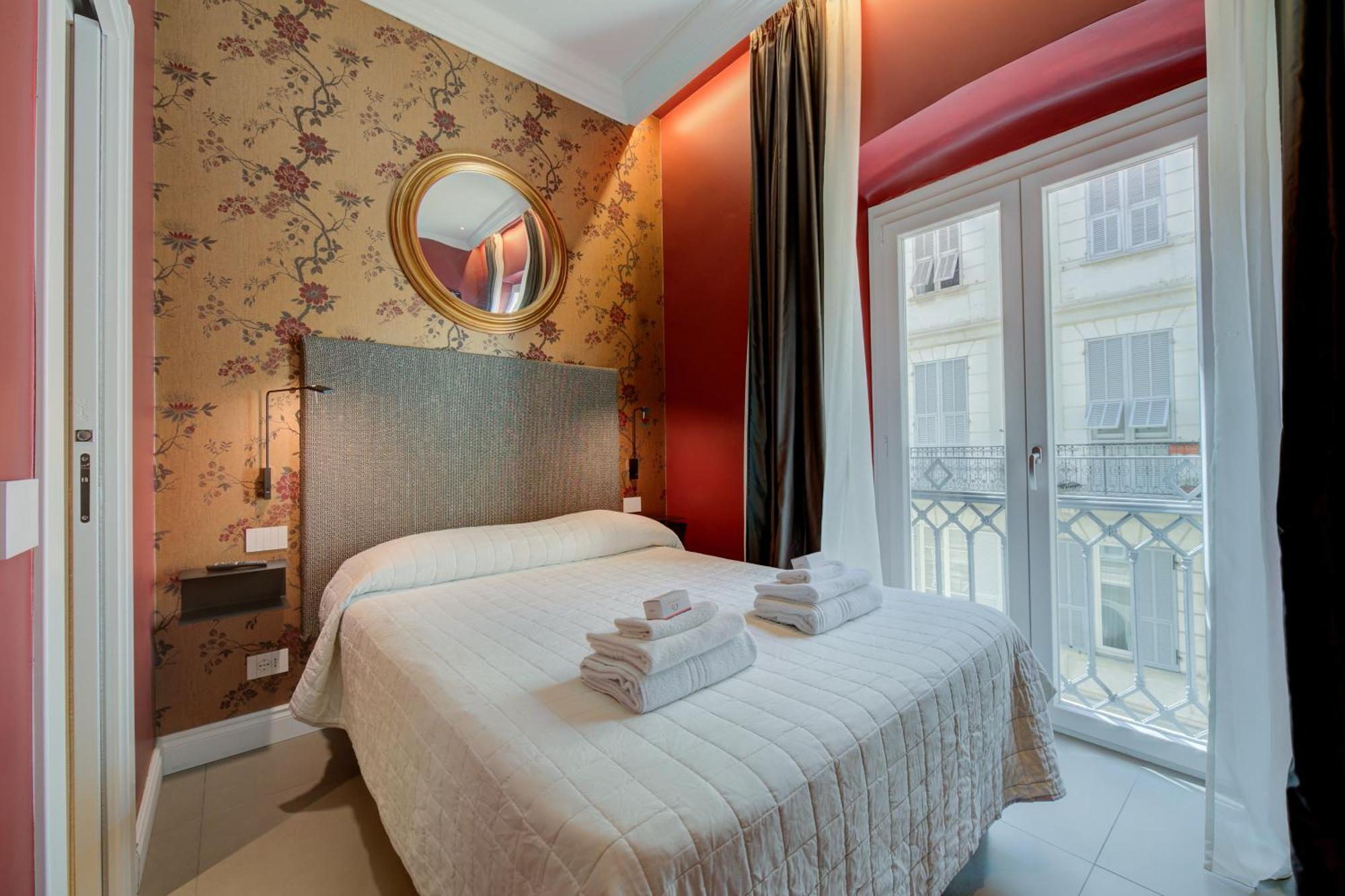 Seven Suites Apartments - Via Matteotti 178 Санремо Екстер'єр фото