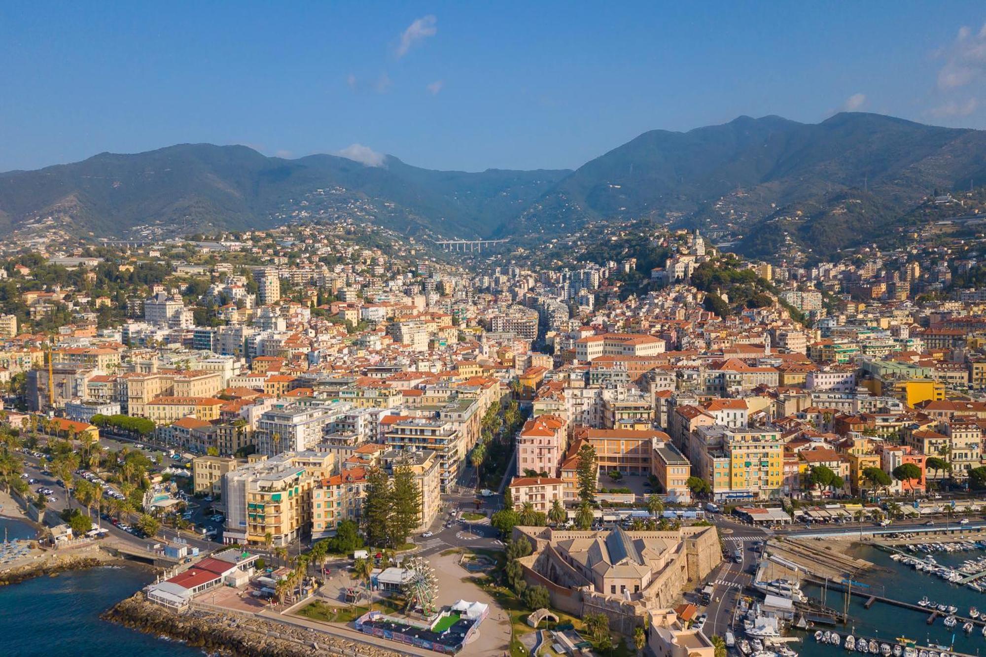 Seven Suites Apartments - Via Matteotti 178 Санремо Екстер'єр фото