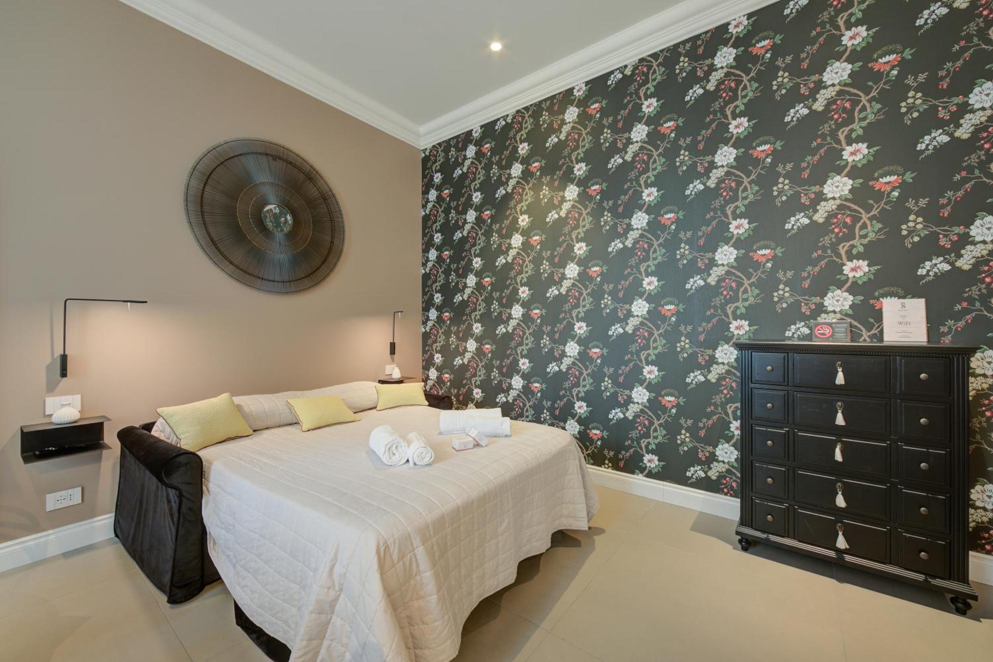 Seven Suites Apartments - Via Matteotti 178 Санремо Екстер'єр фото