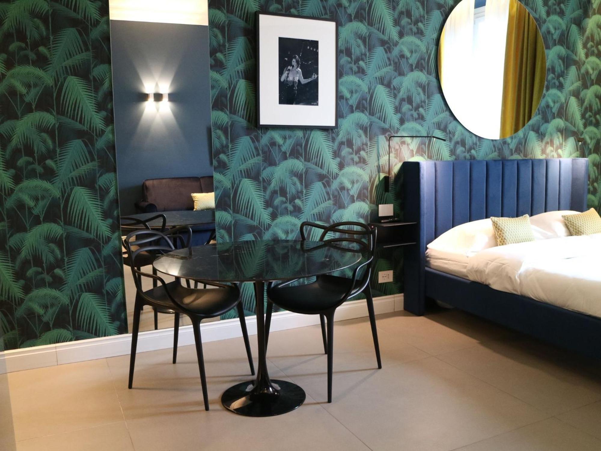 Seven Suites Apartments - Via Matteotti 178 Санремо Екстер'єр фото